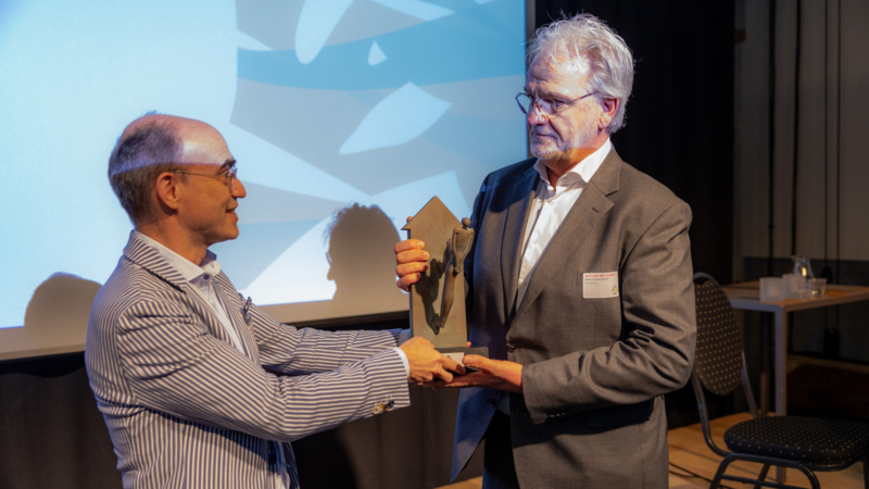 Arie van der Linden ontvangt GroentenFruit Huis Impact Award 2024